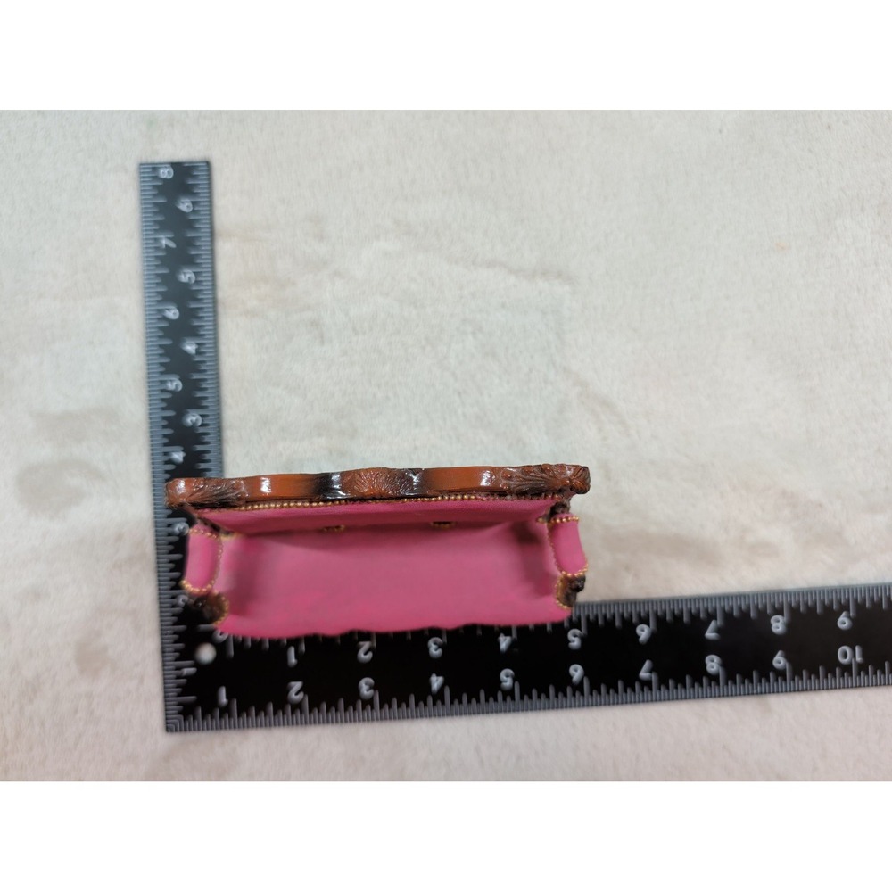 Miniature Victorian Dollhouse Sofa Pink Velvet Gold Trim Resin 1:12 Scale Couch - Picture 7 of 8